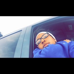 Meet your Posher, Maya